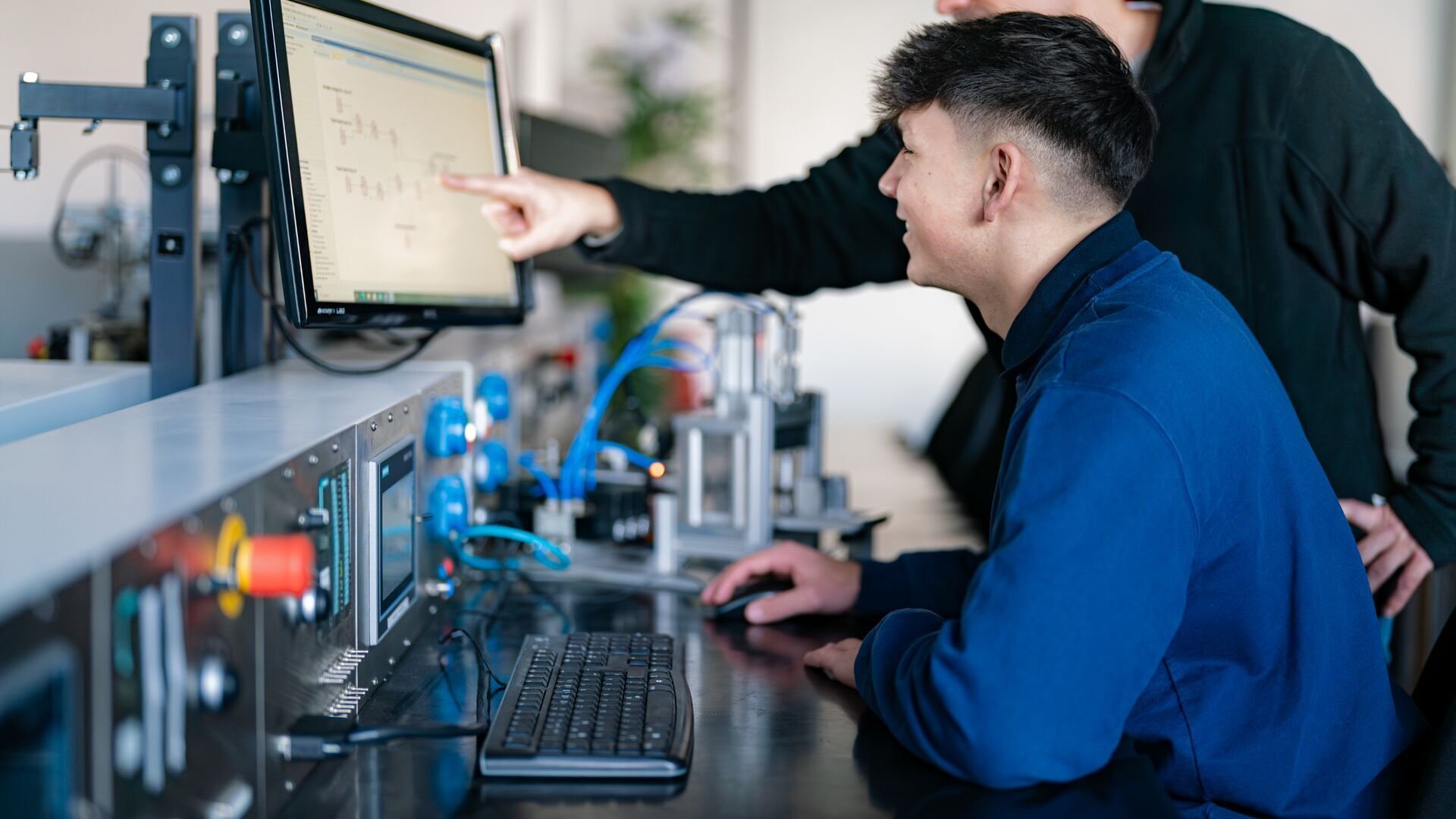 UK_Large-DE_ISS_Apprenticeship_Services (46)